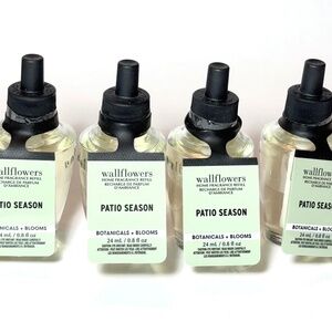 PATIO SEASON Wallflowers